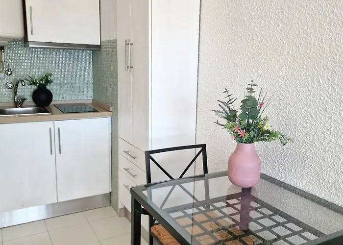 Sea View Apartament Віавіа